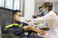 Ngời sắc đỏ chiến sỹ công an hiến máu tình nguyện vì cộng đồng