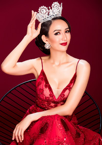 Thần thái Ngọc Diễm đẹp bội phần sau 10 năm đăng quang