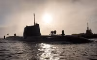 Tàu ngầm Anh vào trạng thái sẵn sàng tấn công Syria, có thể ngay đêm nay