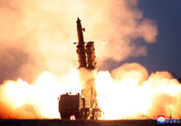 [ẢNH] Triều Tiên bắn thử thành công pháo phản lực khổng lồ