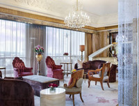 [ẢNH] Cận cảnh bên trong khách sạn St Regis, nơi lưu trú của ông Kim Jong-un