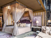 [ẢNH] Cận cảnh bên trong khách sạn St Regis, nơi lưu trú của ông Kim Jong-un