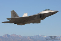[ẢNH] F-22 Mỹ cảnh báo F-4 Iran: 