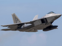 [ẢNH] F-22 Mỹ cảnh báo F-4 Iran: 