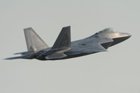 [ẢNH] F-22 Mỹ cảnh báo F-4 Iran: 