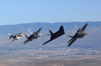 [ẢNH] F-22 Mỹ cảnh báo F-4 Iran: 