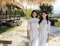 Người đẹp biển Đào Thị Hà 