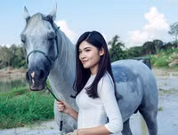 Người đẹp biển Đào Thị Hà 