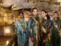 Huyền My và các thí sinh Miss Grand International 2017 hào hứng khám phá động Thiên Đường