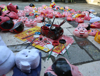 Trung thu sớm ở làng làm mặt nạ giấy bồi