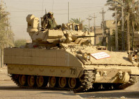 [ẢNH] Mỹ tung vào Syria hàng loạt xe chiến đấu bộ binh M2 Bradley - 