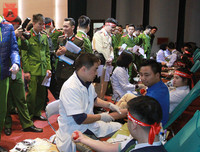 Gần 1000 cán bộ chiến sĩ Công an TP Hà Nội hiến máu tình nguyện