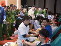 Gần 1000 cán bộ chiến sĩ Công an TP Hà Nội hiến máu tình nguyện