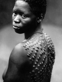 [Ảnh] Bất ngờ với tiêu chí sắc đẹp đối lập nhau ở phụ nữ các nước