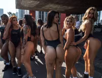 [Ảnh] Bất ngờ với tiêu chí sắc đẹp đối lập nhau ở phụ nữ các nước