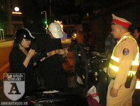 [ẢNH] Sát cánh cùng Cảnh sát 141 Hà Nội trong đêm chống đua xe