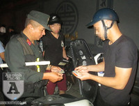 [ẢNH] Sát cánh cùng Cảnh sát 141 Hà Nội trong đêm chống đua xe