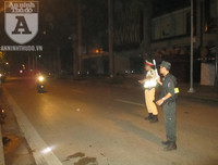 [ẢNH] Sát cánh cùng Cảnh sát 141 Hà Nội trong đêm chống đua xe