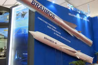 [ẢNH] Trung Quốc giật mình khi Ấn Độ có thể xuất khẩu tên lửa BrahMos tầm bắn 800 km