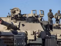 [ẢNH] Mỹ tuyên bố sẵn sàng hủy diệt lực lượng Nga nếu dám tiến sát mỏ dầu