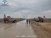 [ẢNH] ‘Hung thần’ Apache Mỹ bay thấp, thị uy sức mạnh với quân cảnh Nga?