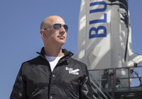 [ẢNH] Tỉ phú giàu nhất thế giới và giấc mơ đưa con người du lịch vũ trụ