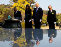 Sương mù dày đặc khiến chuyến thăm DMZ của Tổng thống Mỹ bất thành