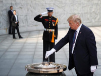 Sương mù dày đặc khiến chuyến thăm DMZ của Tổng thống Mỹ bất thành