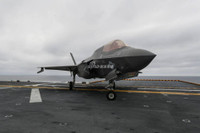 [ẢNH] Tàu đổ bộ tối tân nhất của Mỹ mang đầy F-35B tập trận tại Biển Đông