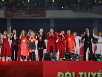 Hoa hậu Jennifer Phạm hòa giọng cùng các nghệ sĩ tôn vinh đội tuyển U23 Việt Nam