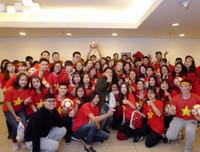 Hoa hậu Jennifer Phạm hòa giọng cùng các nghệ sĩ tôn vinh đội tuyển U23 Việt Nam