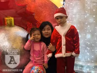 [Ảnh] Hàng vạn người đổ ra đường mừng Giáng sinh an lành