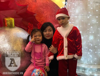 [Ảnh] Hàng vạn người đổ ra đường mừng Giáng sinh an lành