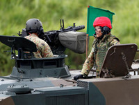 [Ảnh] Xe tăng, pháo binh Nhật Bản rầm rộ khai hỏa dưới chân núi Phú Sĩ