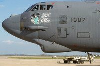 [ẢNH] B-52 Mỹ đột ngột bay sát đảo nhân tạo phi pháp ở biển Đông khiến Trung Quốc giật mình?