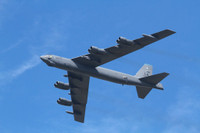 [ẢNH] B-52 Mỹ đột ngột bay sát đảo nhân tạo phi pháp ở biển Đông khiến Trung Quốc giật mình?