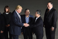 Tổng thống Mỹ chào đón 3 công dân được Triều Tiên trả tự do