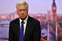 Bộ trưởng Quốc phòng Anh bất ngờ từ chức