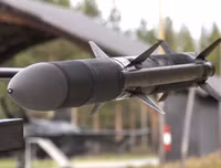 [ẢNH] Đông Bắc Á lại nóng khi Mỹ quyết định bán 120 sát thủ đối không AIM-120 cho Hàn Quốc?