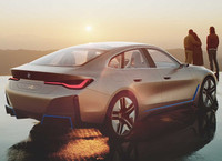 [ẢNH] BMW i4 concept EV trình làng với lưới tản nhiệt siêu khổng lồ