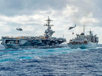 [ẢNH] Siêu tàu sân bay Mỹ tập trận rầm rộ sát Iran, điều gì sắp xảy ra?