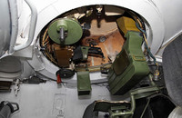 [ẢNH] Đặc nhiệm Nga buộc phải rút lui, bỏ cả xe bọc thép hiện đại vào tay khủng bố?