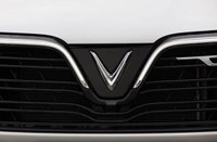 [ẢNH] Lux SA2.0, chiếc ôtô đầu tiên của VinFast lăn bánh tại Việt Nam