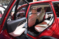 [ẢNH] Lux SA2.0, chiếc ôtô đầu tiên của VinFast lăn bánh tại Việt Nam