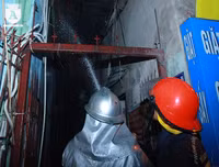 Hà Nội: Cháy rụi cửa hàng giặt là và sang chiết gas ở Vũ Tông Phan