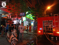 Hà Nội: Cháy rụi cửa hàng giặt là và sang chiết gas ở Vũ Tông Phan