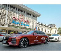 Diễu phố Hà Nội, dàn xe VinFast Lux thu hút mọi ánh nhìn