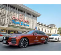 Diễu phố Hà Nội, dàn xe VinFast Lux thu hút mọi ánh nhìn