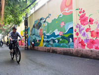 Tái hiện làng hoa Ngọc Hà qua tranh bích họa