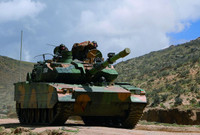 [ẢNH] Căng thẳng với Ấn Độ, Trung Quốc đem xe tăng mới biên chế lên áp sát biên giới